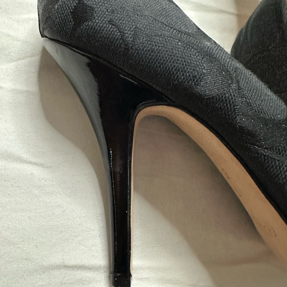 Coach EUC Caya Monogram Signature Logo Stiletto Heel - Picture 2 of 11
